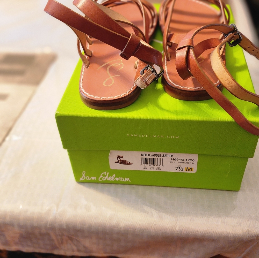 Sandal - Picture 4 of 4